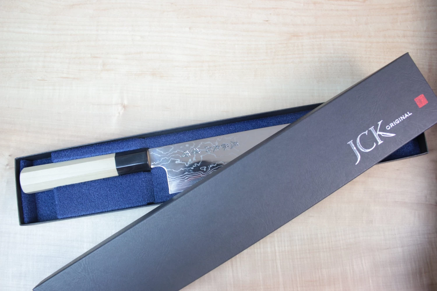 Fu-Rin-Ka-Zan R-2 Damascus Wa Series Wa Petty 165mm (6.4 Inch, Octagon Shaped Magnolia Wooden Handle, FRD-1P) 4 Fu-Rin-Ka-Zan R-2 Damascus Wa Series Wa Petty 165mm (6.4 Inch, Octagon Shaped Magnolia Wooden Handle, FRD-1P) - Image 4