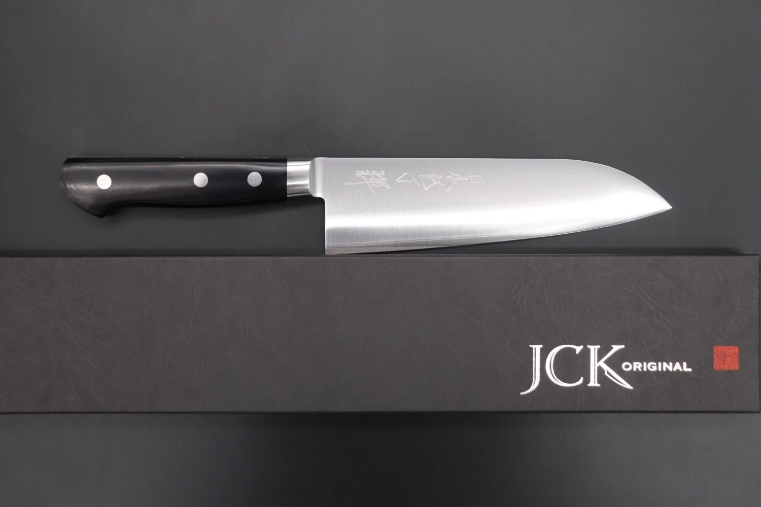 JCK Original Kagayaki Blue Steel No.2 Clad Series KB-2 Santoku 170mm (7 Inch) 8 JCK Original Kagayaki Blue Steel No.2 Clad Series KB-2 Santoku 170mm (7 Inch) - Image 8