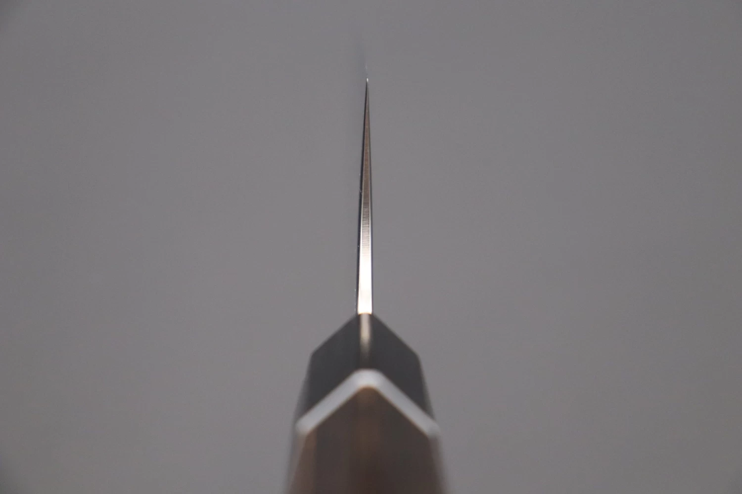 Kanetsugu Zuiun Series R-2 Damascus KZD-3 Kiritsuke (Bunka) 210mm (8.2 Inch) 5 Kanetsugu Zuiun Series R-2 Damascus KZD-3 Kiritsuke (Bunka) 210mm (8.2 Inch) - Image 5