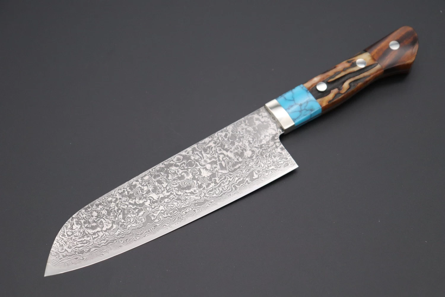 Mr. Itou "Treasure Hunter Series" R-2 Custom Damascus Santoku 175mm (6.8 Inch) "Custom Combination Handle (Turquoise Gem Stone/Samber Stag/Ironwood)" (IT-157) 1 Mr. Itou "Treasure Hunter Series" R-2 Custom Damascus Santoku 175mm (6.8 Inch) "Custom Combination Handle (Turquoise Gem Stone/Samber Stag/Ironwood)" (IT-157)