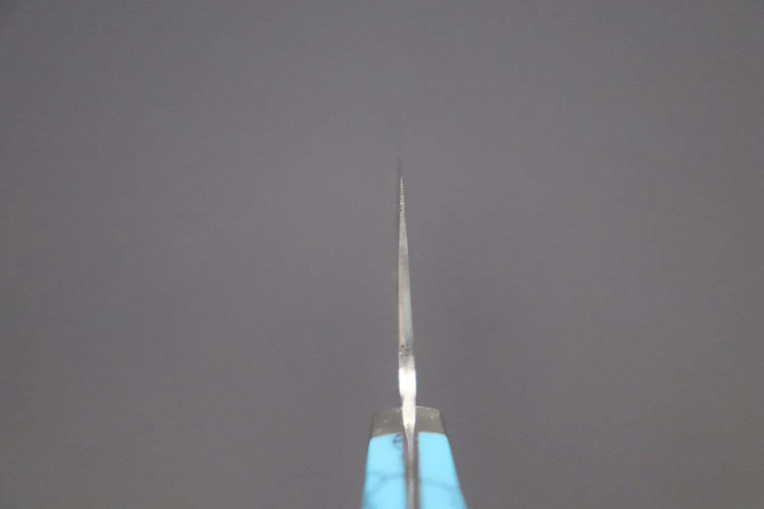 Mr. Itou "Treasure Hunter Series" R-2 Custom Damascus Santoku 175mm (6.8 Inch) "Custom Combination Handle (Turquoise Gem Stone/Samber Stag/Ironwood)" (IT-157) 4 Mr. Itou "Treasure Hunter Series" R-2 Custom Damascus Santoku 175mm (6.8 Inch) "Custom Combination Handle (Turquoise Gem Stone/Samber Stag/Ironwood)" (IT-157) - Image 4