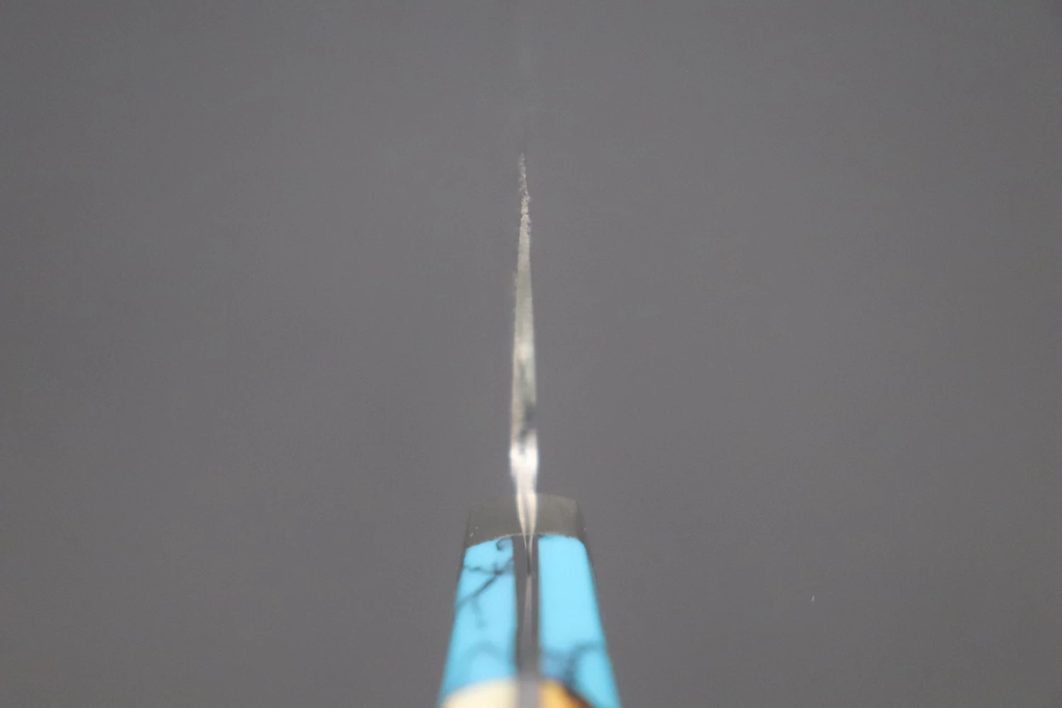 Mr. Itou "Treasure Hunter Series" R-2 Custom Damascus Santoku 175mm (6.8 Inch) "Custom Combination Handle (Turquoise Gem Stone/Sambar Stag/Ironwood)" (IT-158) 4 Mr. Itou "Treasure Hunter Series" R-2 Custom Damascus Santoku 175mm (6.8 Inch) "Custom Combination Handle (Turquoise Gem Stone/Sambar Stag/Ironwood)" (IT-158) - Image 4