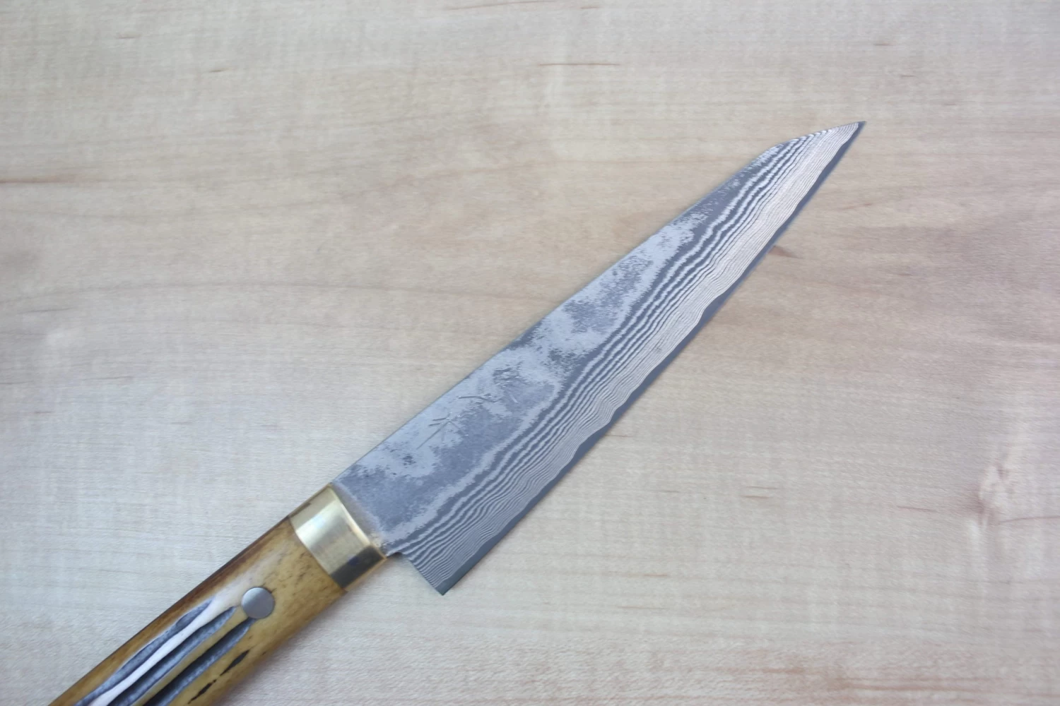 Takeshi Saji VG-10 Custom Damascus Wild Series Honesuki | Boning Knife 150mm (5.9 Inch, Stag Bone Handle) 2 Takeshi Saji VG-10 Custom Damascus Wild Series Honesuki | Boning Knife 150mm (5.9 Inch, Stag Bone Handle) - Image 2