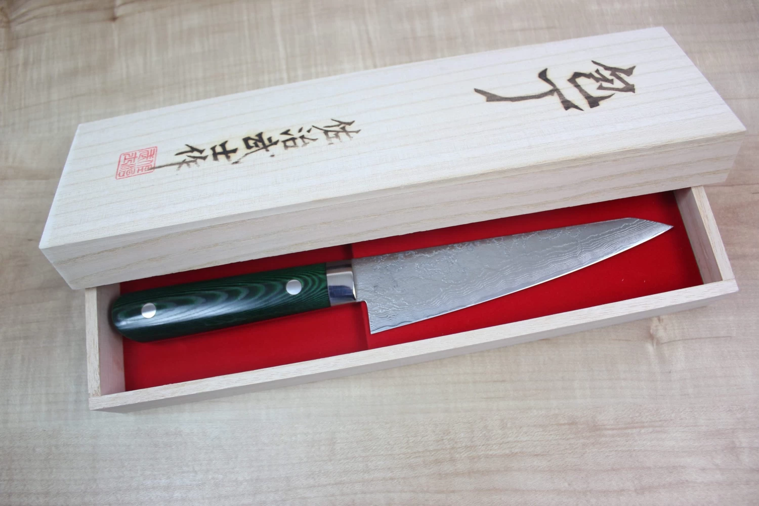 Takeshi Saji VG-10 Custom Damascus Wild Series STG-B Honesuki | Boning Knife 150mm (5.9 Inch, Green Linen Micarta Handle) 4 Takeshi Saji VG-10 Custom Damascus Wild Series STG-B Honesuki | Boning Knife 150mm (5.9 Inch, Green Linen Micarta Handle) - Image 4