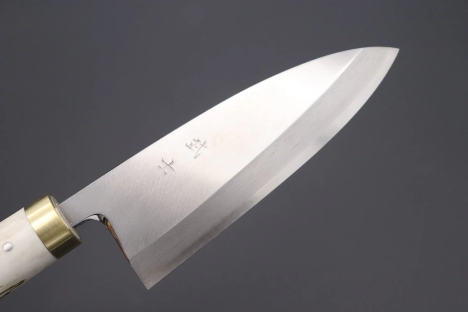 Takeshi Saji Gingami No.3 Wa Bocho Series Deba (150mm To 180mm, 3 Sizes, Stag Handle) 2 Takeshi Saji Gingami No.3 Wa Bocho Series Deba (150mm To 180mm, 3 Sizes, Stag Handle) - Image 2