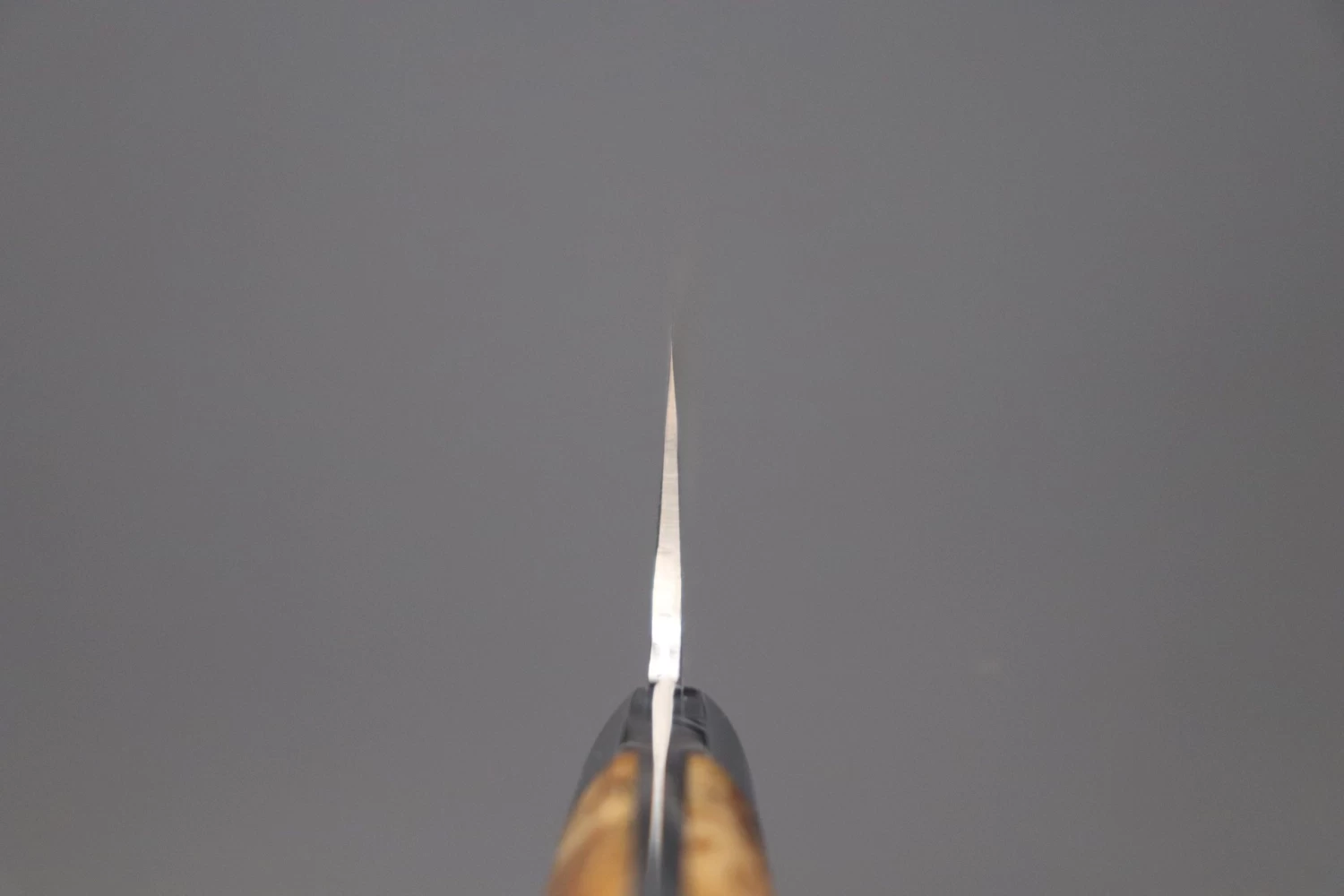 Takeshi Saji SUMMIT ― Limited Edition Custom Series SMT-642 R-2 Custom Damascus Gyuto 180mm (7 Inch) 4 Takeshi Saji SUMMIT ― Limited Edition Custom Series SMT-642 R-2 Custom Damascus Gyuto 180mm (7 Inch) - Image 4