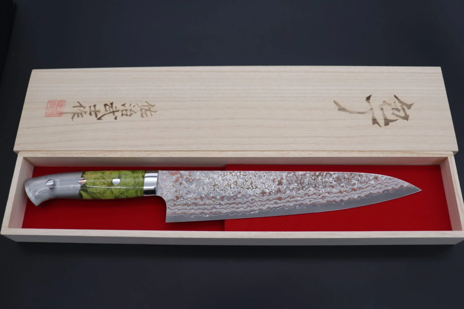 Takeshi Saji SUMMIT ― Limited Edition Custom Series SMT-753 VG-10W Multi-Colored Golden-Rainbow Damascus Gyuto 240mm (9.4 Inch) 8 Takeshi Saji SUMMIT ― Limited Edition Custom Series SMT-753 VG-10W Multi-Colored Golden-Rainbow Damascus Gyuto 240mm (9.4 Inch) - Image 8