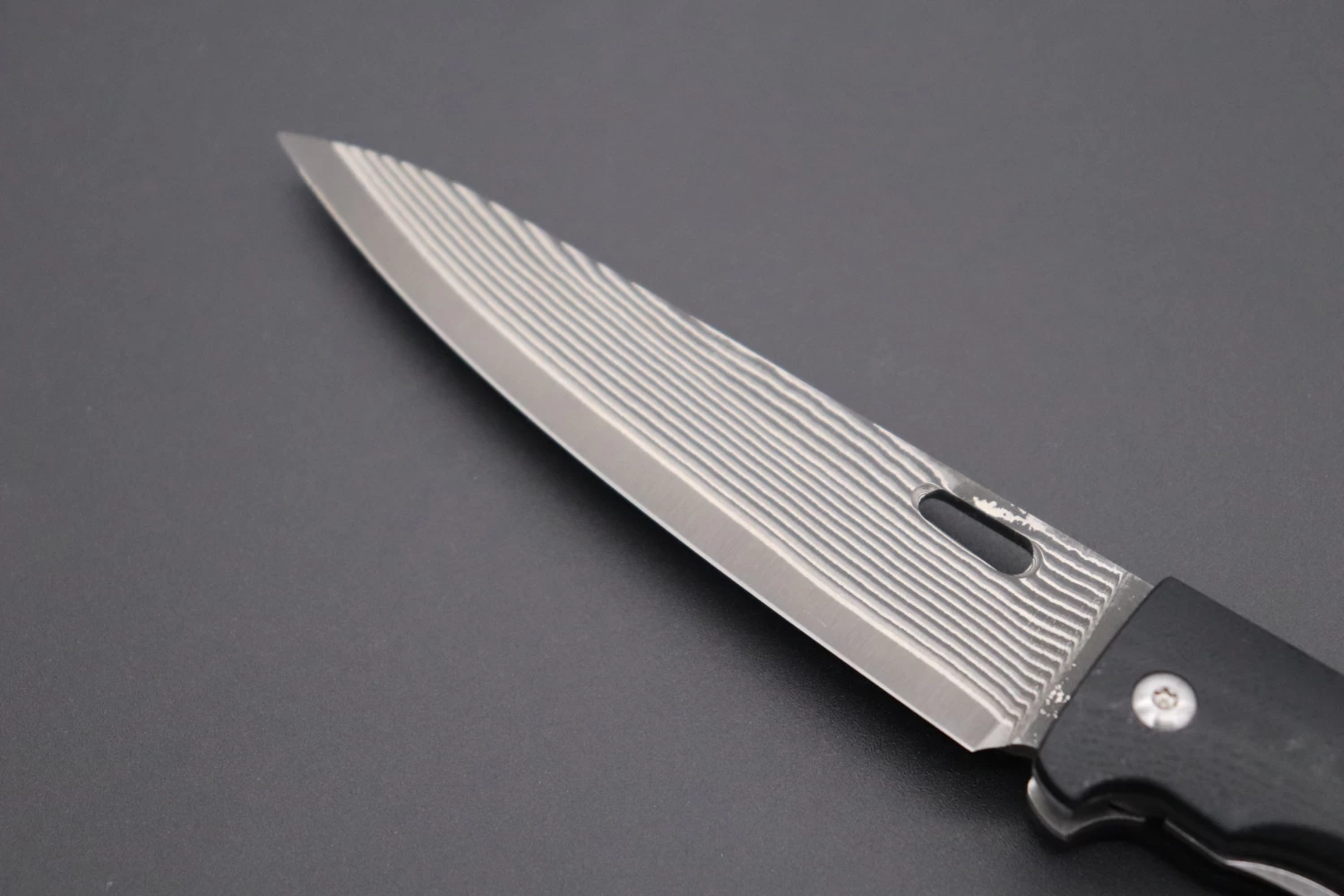 Takeshi Saji R-2 Damascus Folding Petty Knife (Black G-10 Handle, TS-100) 4 Takeshi Saji R-2 Damascus Folding Petty Knife (Black G-10 Handle, TS-100) - Image 4