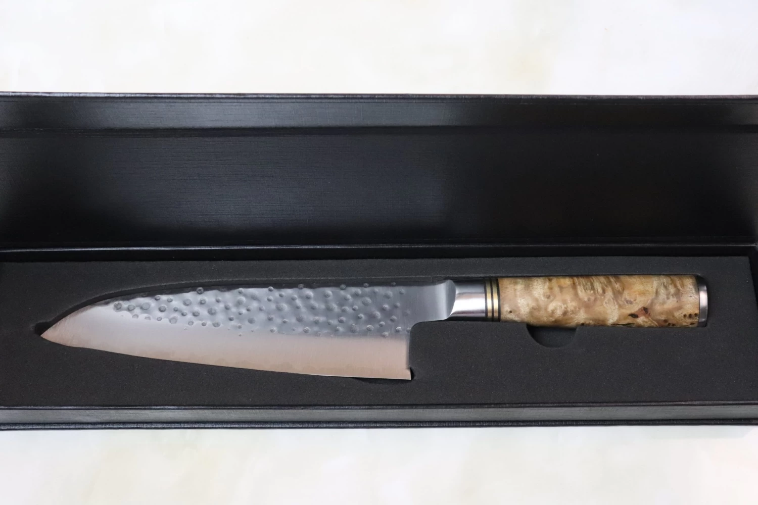 Takeshi Saji Nature Series — Hammer Forged R-2 SNR-2 Santoku 180mm (7 Inch, Quince Burl Wood Handle) 5 Takeshi Saji Nature Series — Hammer Forged R-2 SNR-2 Santoku 180mm (7 Inch, Quince Burl Wood Handle) - Image 5