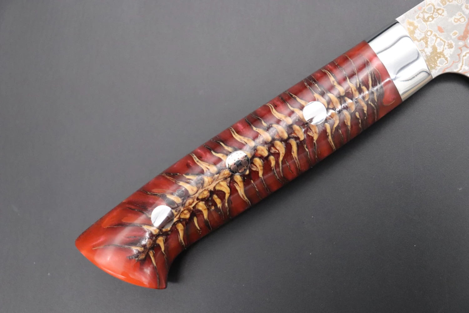 Takeshi Saji SUMMIT ― Limited Edition Custom Series SMT-755 VG-10W Multi-Colored Golden-Rainbow Damascus Sujihiki 240mm (9.4 Inch) 3 Takeshi Saji SUMMIT ― Limited Edition Custom Series SMT-755 VG-10W Multi-Colored Golden-Rainbow Damascus Sujihiki 240mm (9.4 Inch) - Image 3