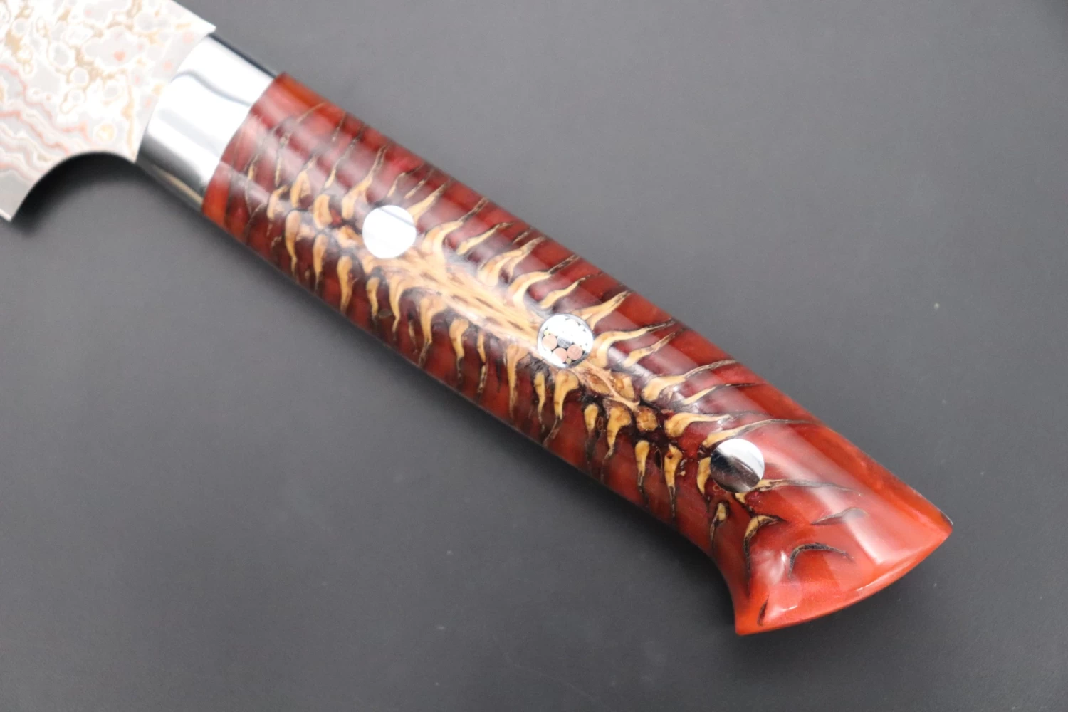 Takeshi Saji SUMMIT ― Limited Edition Custom Series SMT-755 VG-10W Multi-Colored Golden-Rainbow Damascus Sujihiki 240mm (9.4 Inch) 7 Takeshi Saji SUMMIT ― Limited Edition Custom Series SMT-755 VG-10W Multi-Colored Golden-Rainbow Damascus Sujihiki 240mm (9.4 Inch) - Image 7