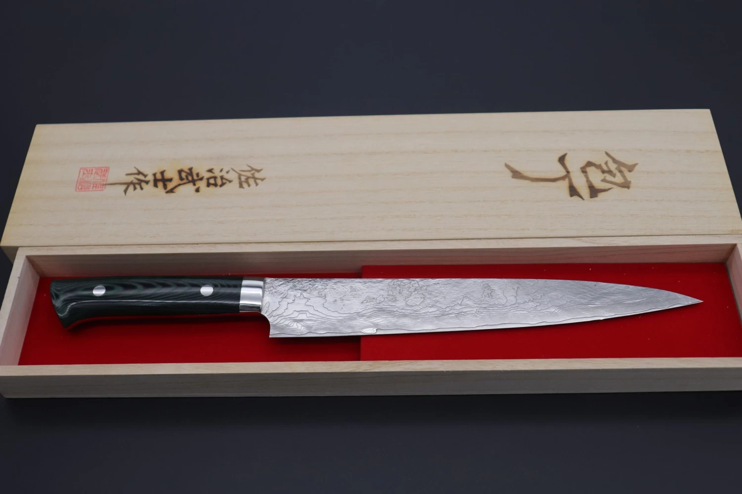 Takeshi Saji VG-10 Custom Damascus Wild Series Sujihiki (240mm And 270mm, 2 Sizes, Green Linen Micarta Handle) 8 Takeshi Saji VG-10 Custom Damascus Wild Series Sujihiki (240mm And 270mm, 2 Sizes, Green Linen Micarta Handle) - Image 8