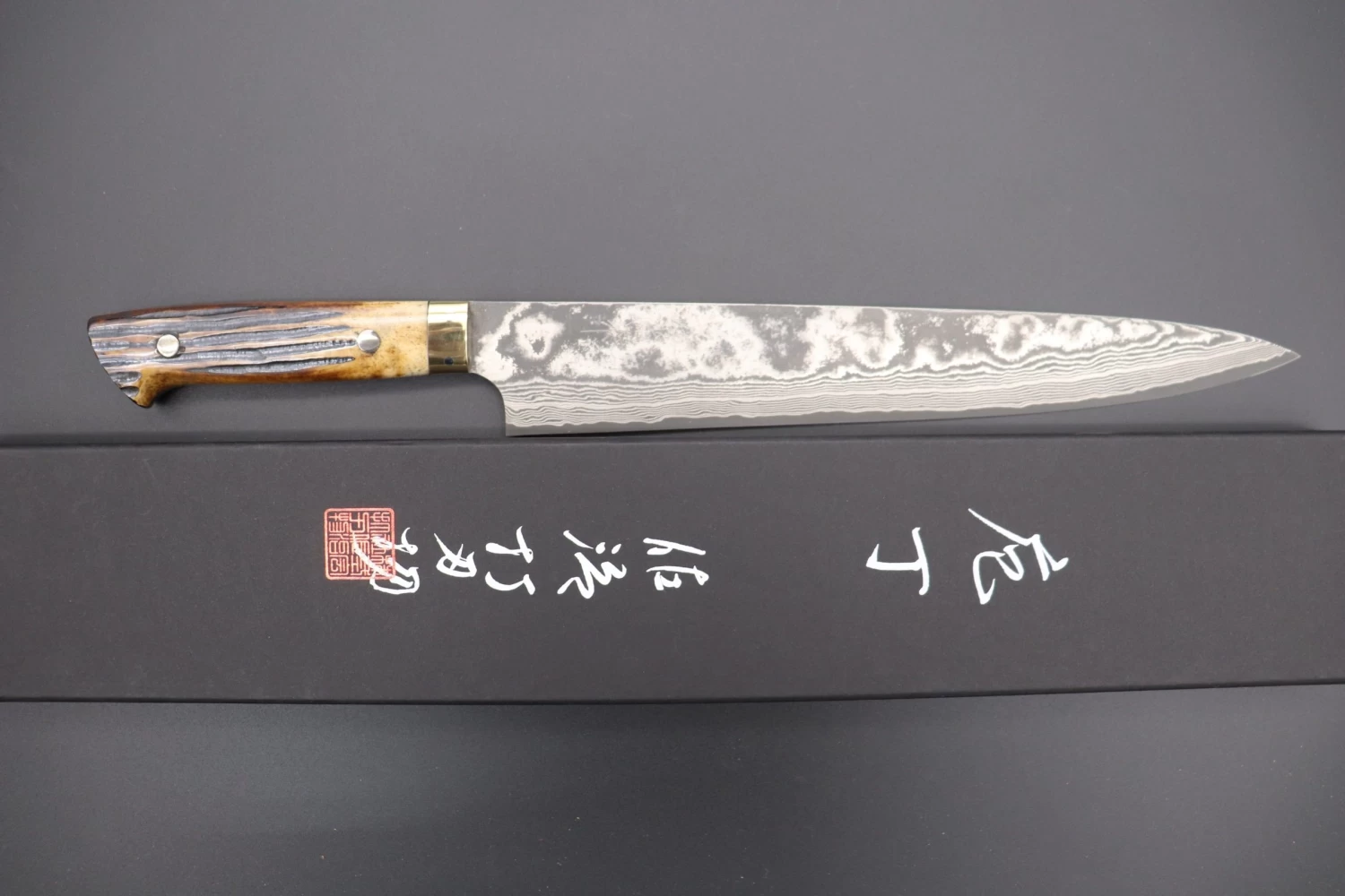 Takeshi Saji VG-10 Custom Damascus Wild Series Sujihiki 270mm (10.6 Inch, Stag Bone Handle, ST-6) 8 Takeshi Saji VG-10 Custom Damascus Wild Series Sujihiki 270mm (10.6 Inch, Stag Bone Handle, ST-6) - Image 8